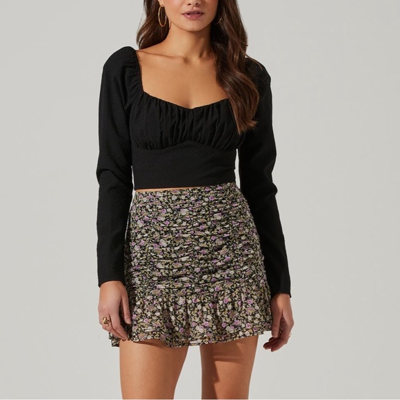 ASTR Floral Smocked Mini Skirt (NWOT) - Picture 5 of 13